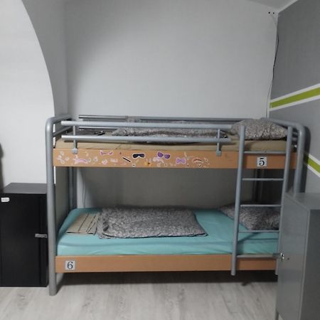 Hostel Antonia ทิมิชัวรา ภายนอก รูปภาพ
