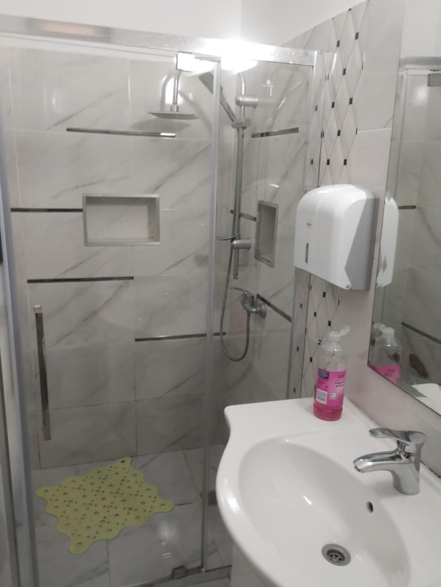 Hostel Antonia ทิมิชัวรา ภายนอก รูปภาพ